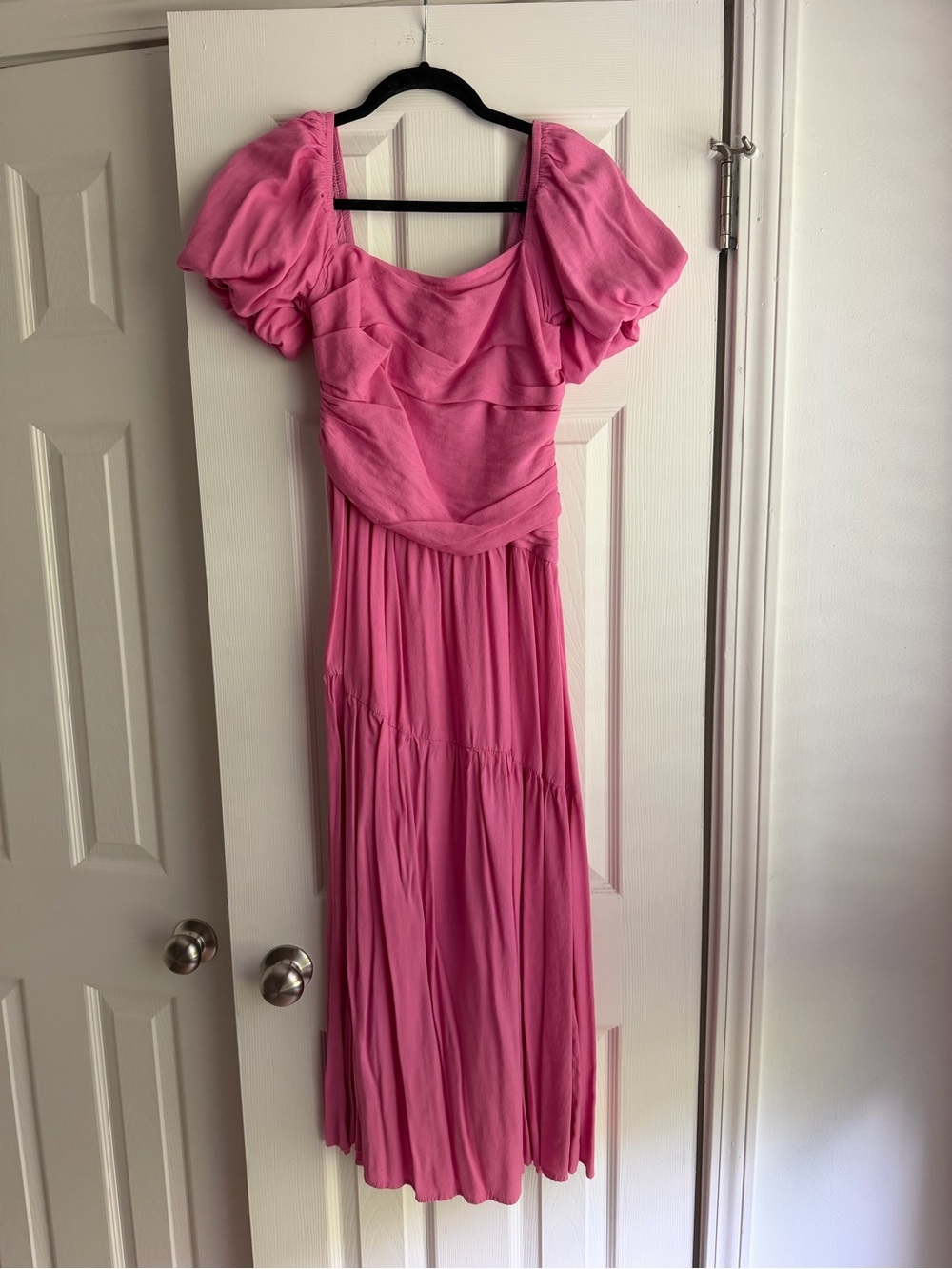 Feminine Pink Puff-Sleeve Maxi Dress